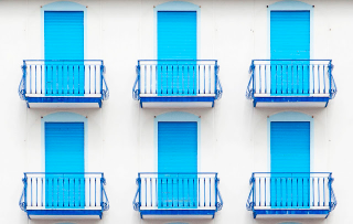 Illustration for article titled Venice's Beachfront Balconies Look Like Boxes of Candy